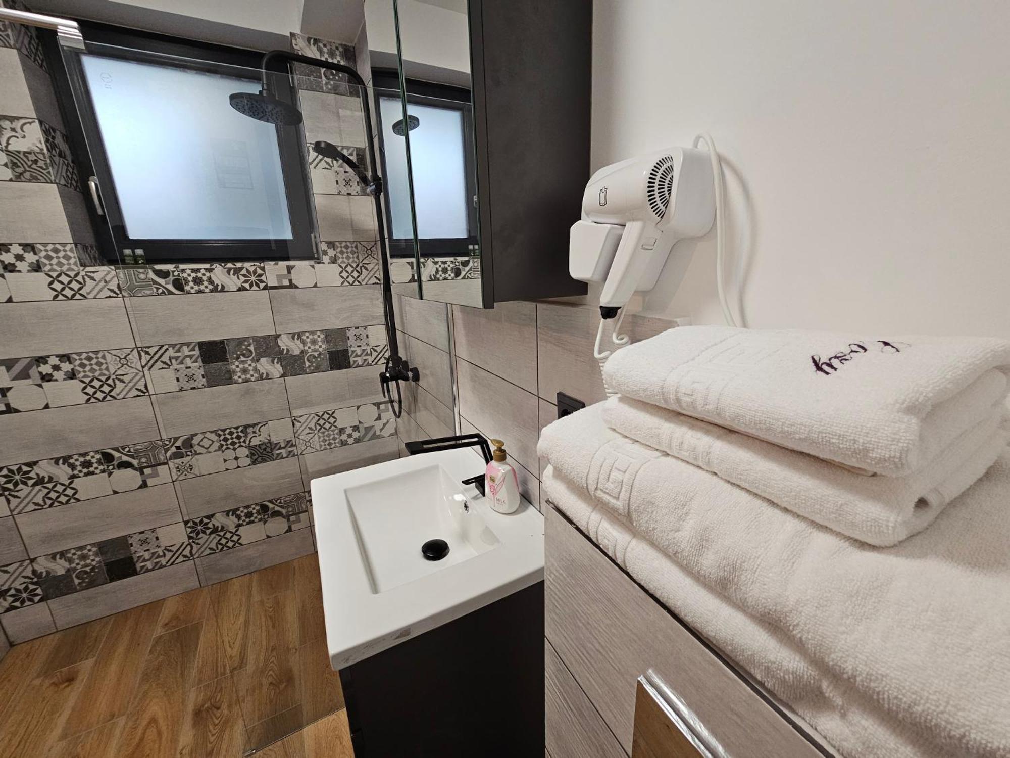 Deluxe Cozy Studios On Central M Eminescu Street #Targu Mures Exterior photo